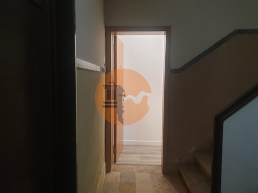 Friendly 1 bedroom apartment with terrace completely renovated and furnished with equipped kitchen i