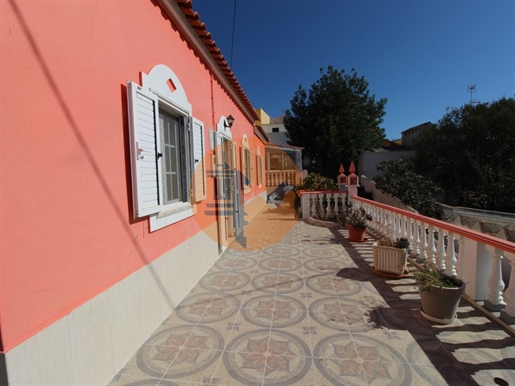Freistehendes Haus mit Grundstück in Junqueira in Castro Marim