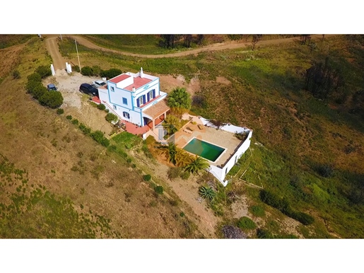 Freistehendes T2-Haus mit Swimmingpool in Serra de Tavira