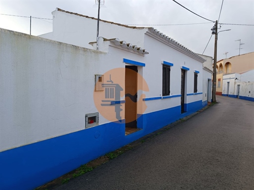 T4-Haus - Mit Terrasse - Mit Garten Und Brunnen - Im Zentrum Von Azinhal In Castro Marim - Algarve