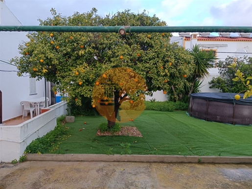 Casa T4 - Con Terraza - Con Jardín Y Pozo - En El Centro De Azinhal En Castro Marim - Algarve