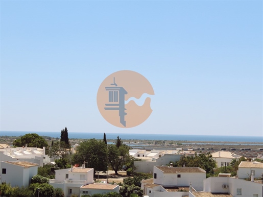 2 bedroom apartment on an elevated ground floor with parking space and terrace with sea views, Tavir