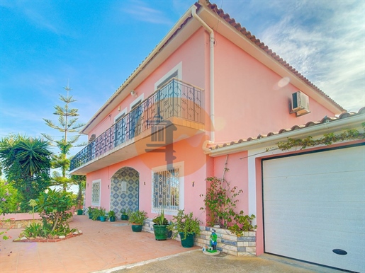 Unique Opportunity! Detached House in Tavira with Spacious Plot.