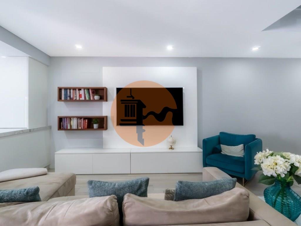 Villa T3+1 avec Piscine Privée à Vila Real de Santo António