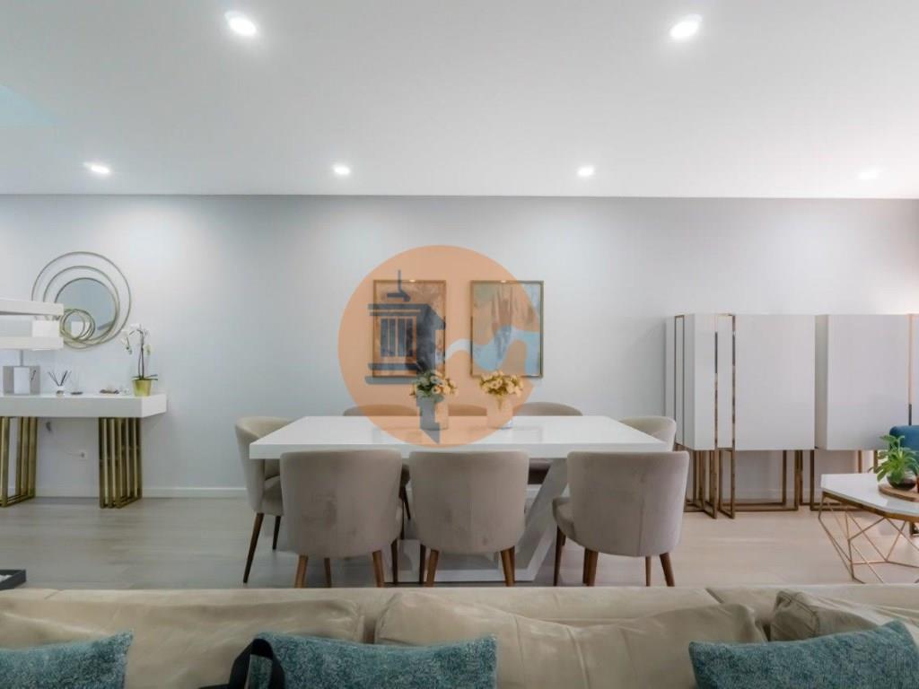 Villa T3+1 avec Piscine Privée à Vila Real de Santo António