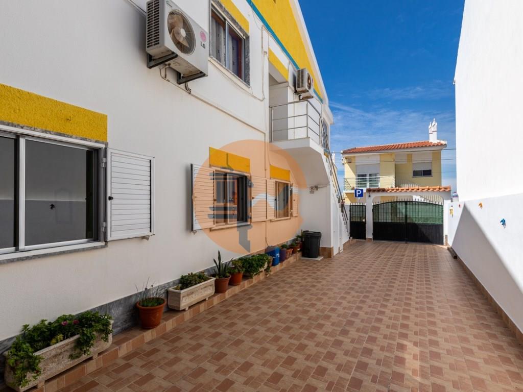 Gebäude - Haus - Mit Mehreren Wohnungen - Schwimmbad - In Manta Rota - Vila Nova De Cacela - Vrsa -