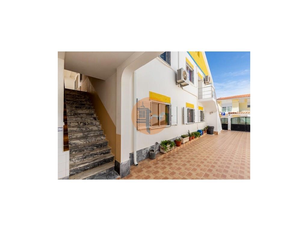 Gebäude - Haus - Mit Mehreren Wohnungen - Schwimmbad - In Manta Rota - Vila Nova De Cacela - Vrsa -