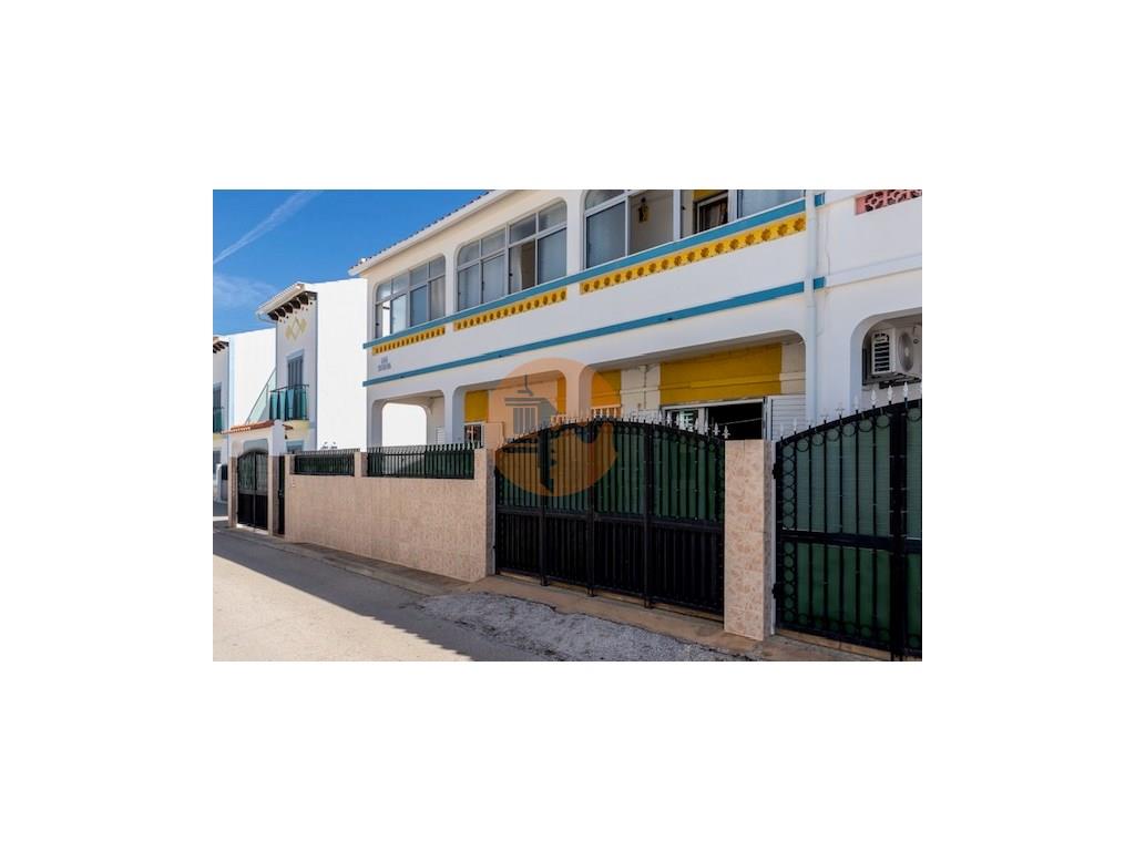 Gebäude - Haus - Mit Mehreren Wohnungen - Schwimmbad - In Manta Rota - Vila Nova De Cacela - Vrsa -