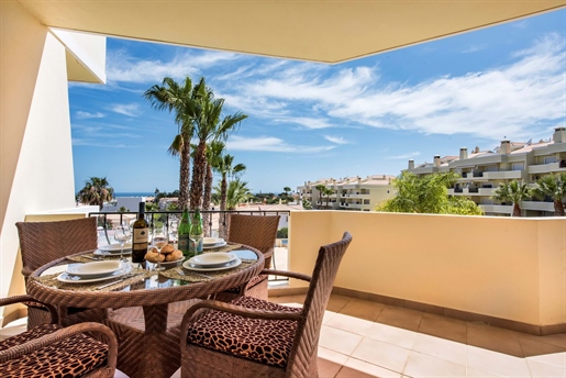 Appartement de 2 chambres avec vue sur la mer dans une copropriété avec piscine et garage