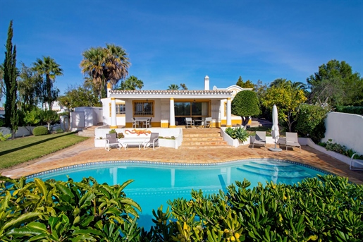 Fristående villa med 2 sovrum och privat pool i Quinta dos Álamos, Guia