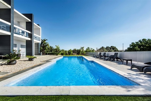Appartement moderne de 3 chambres avec piscine et garage à Vale Parra, Albufeira