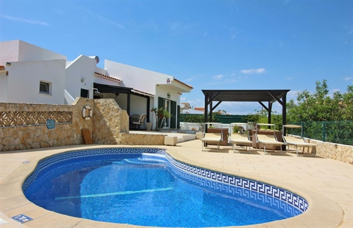 3 Slaapkamer Begane Grond Villa met Zwembad in Guia, Albufeira