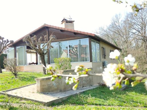 Single storey villa 15 minutes from Auch