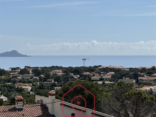 Villa met panoramisch zeezicht