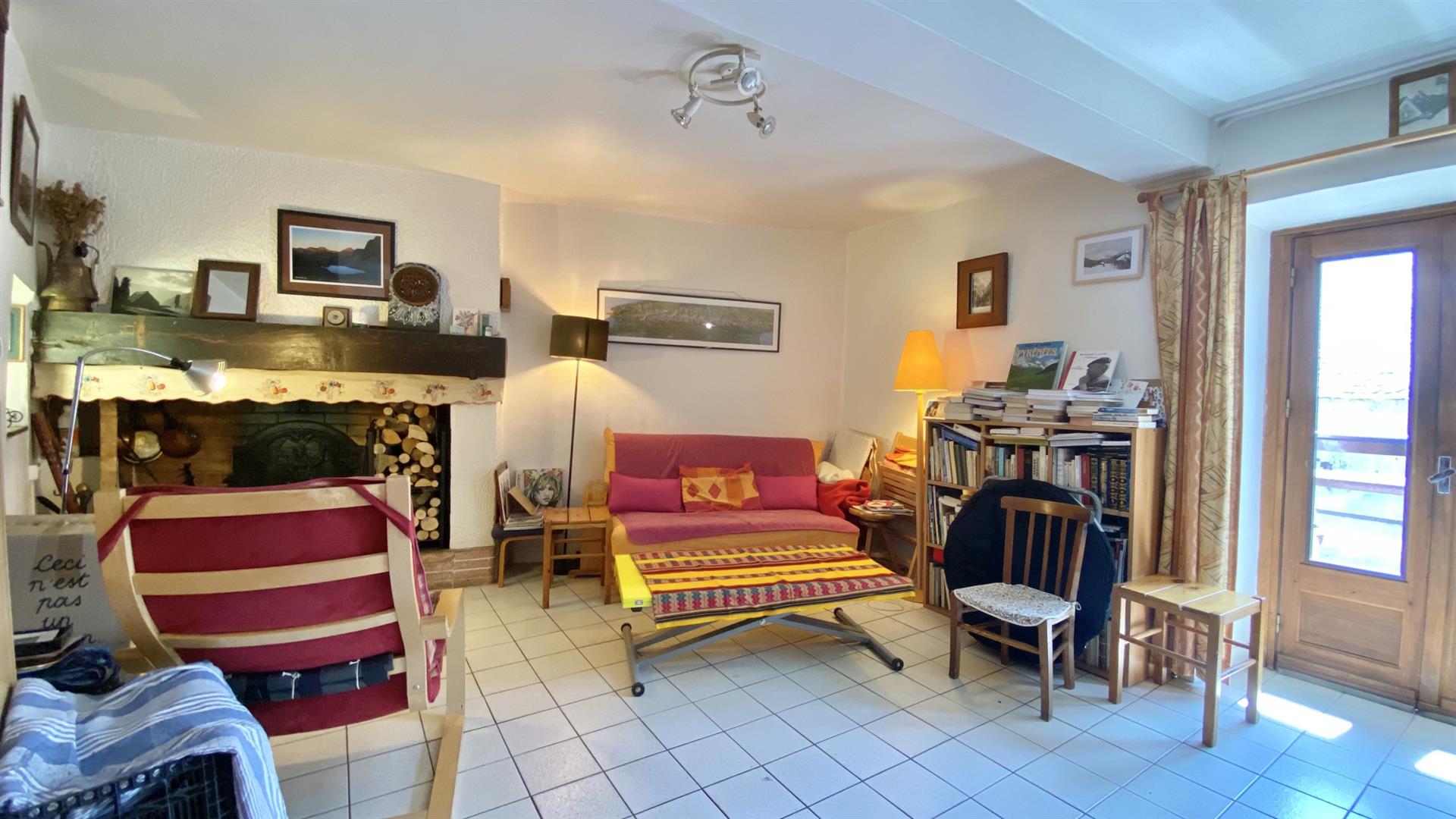3-Room village house with small garden, town center, Luz St Sauveur