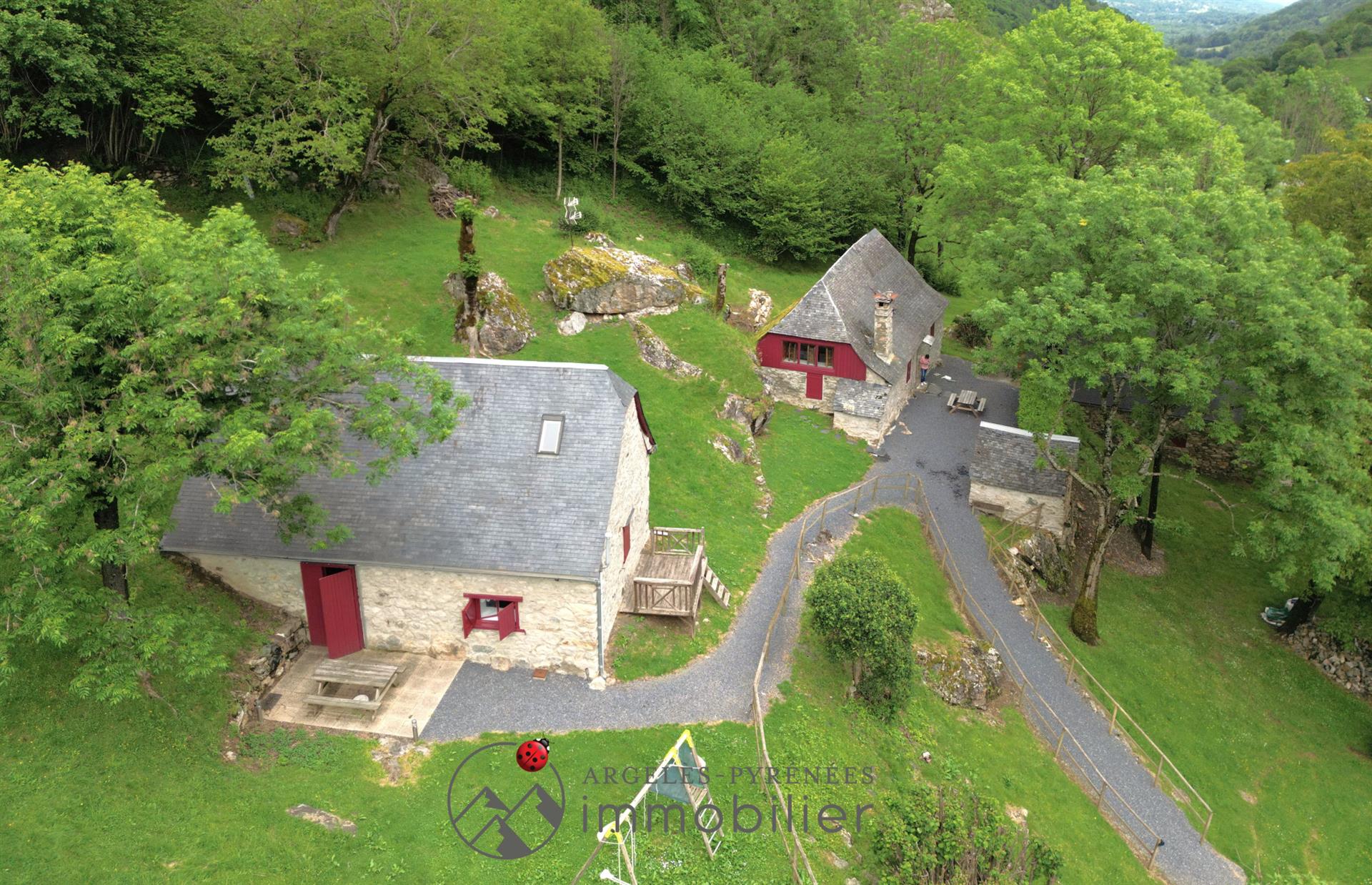 Set of 3 renovated barns in the Val D'azun