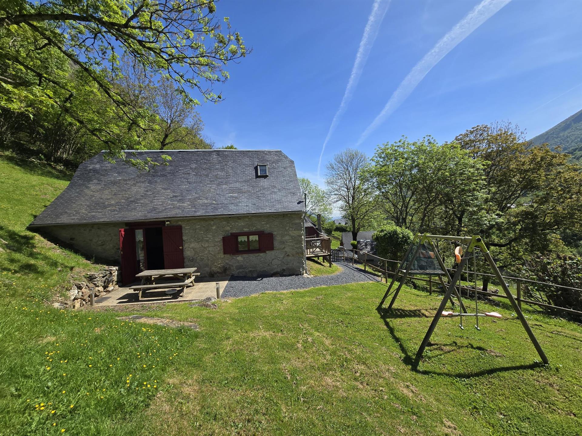 Set of 3 renovated barns in the Val D'azun