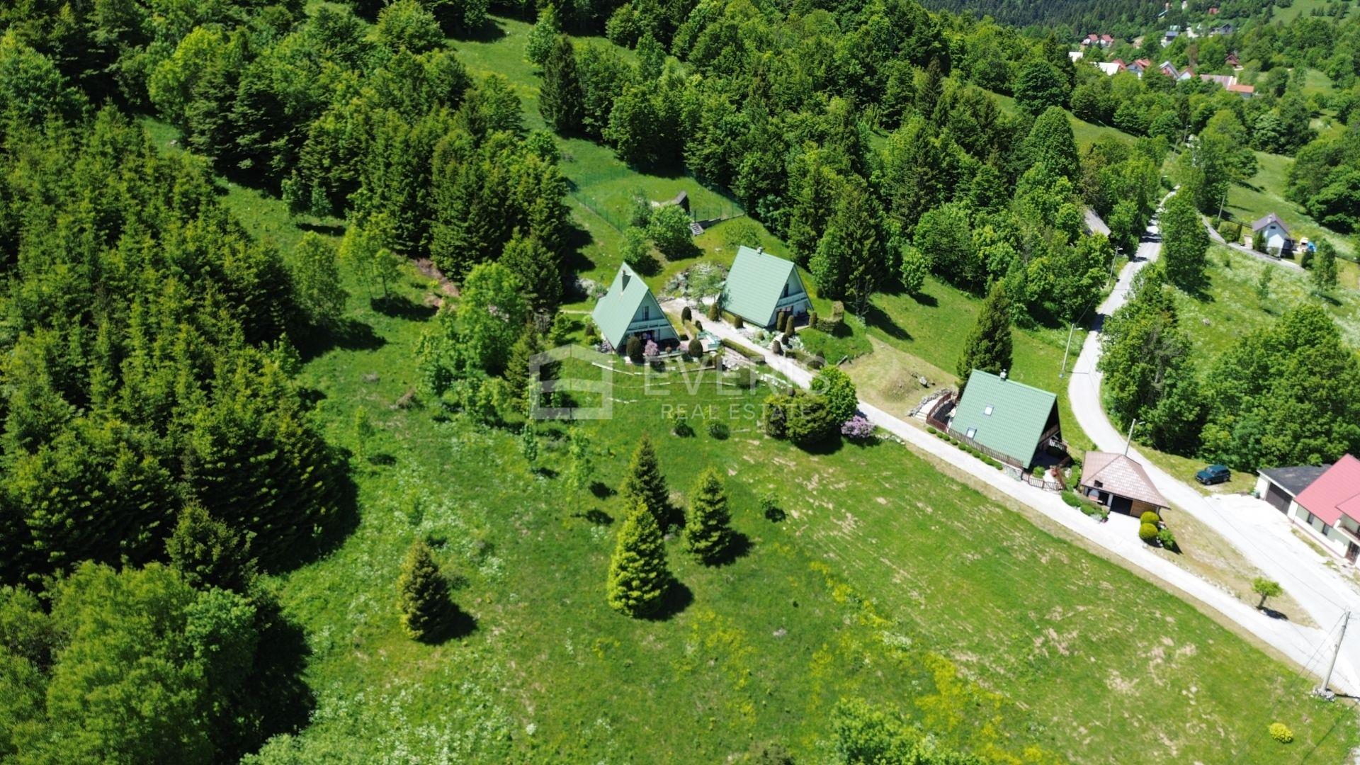 Gorski kotar, Mrkopalj, two detached houses