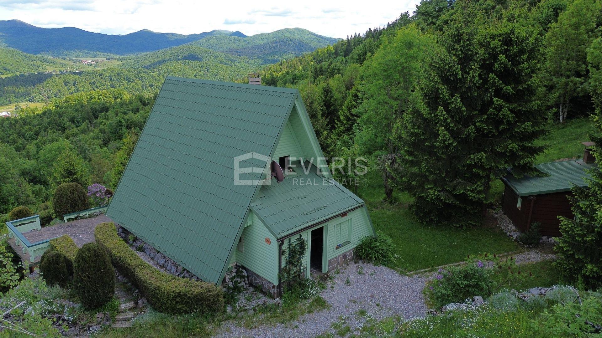 Gorski kotar, Mrkopalj, two detached houses