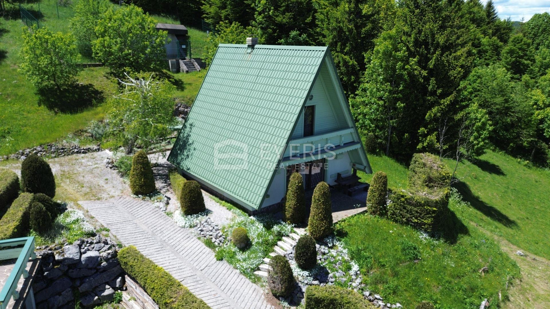 Gorski kotar, Mrkopalj, two detached houses