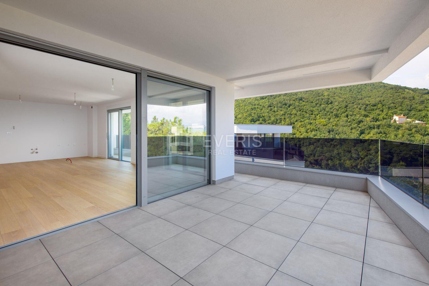 Opatija, apartment 82 m2 in a new building with a swimming pool