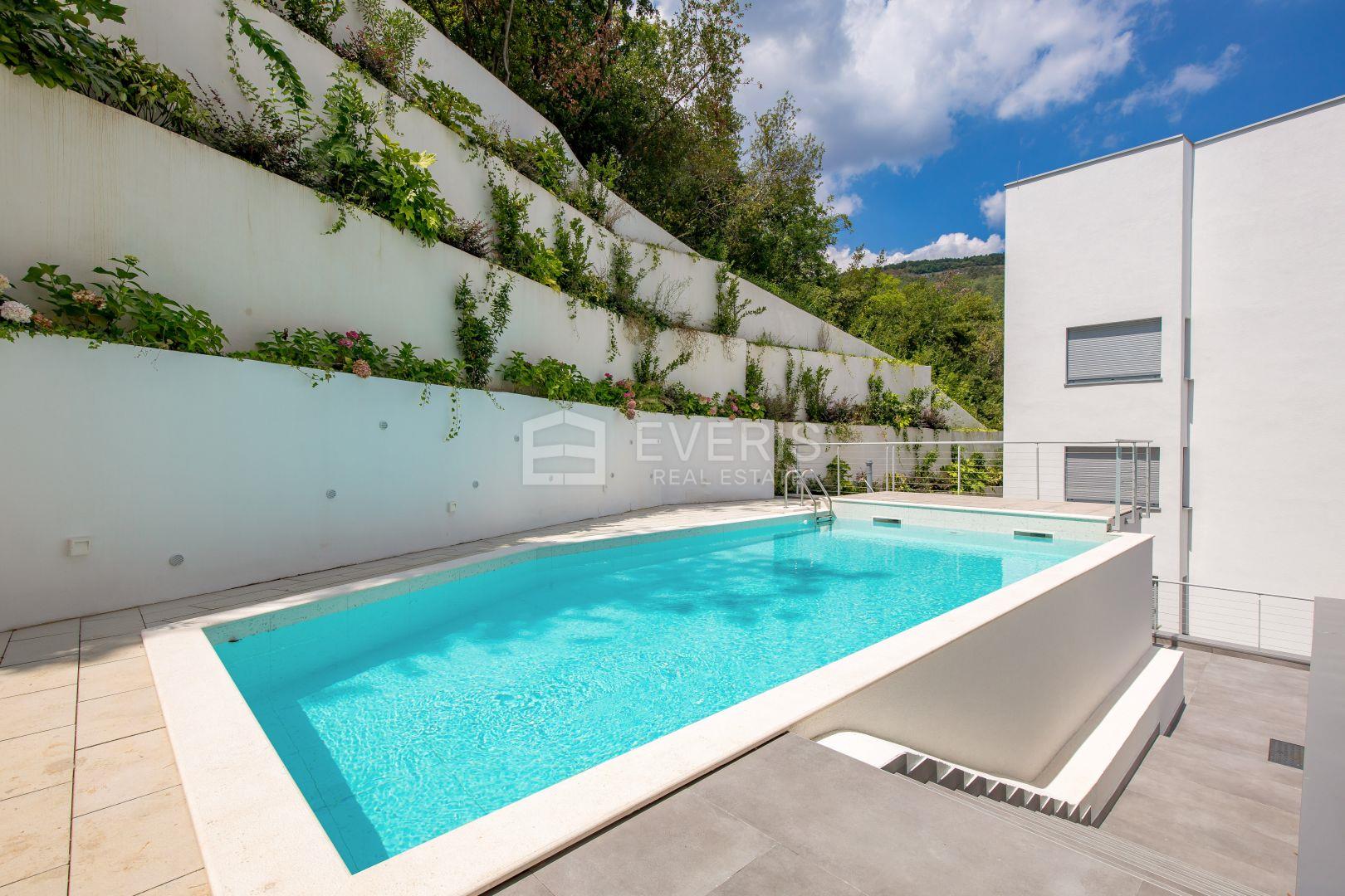 Opatija, apartment 82 m2 in a new building with a swimming pool