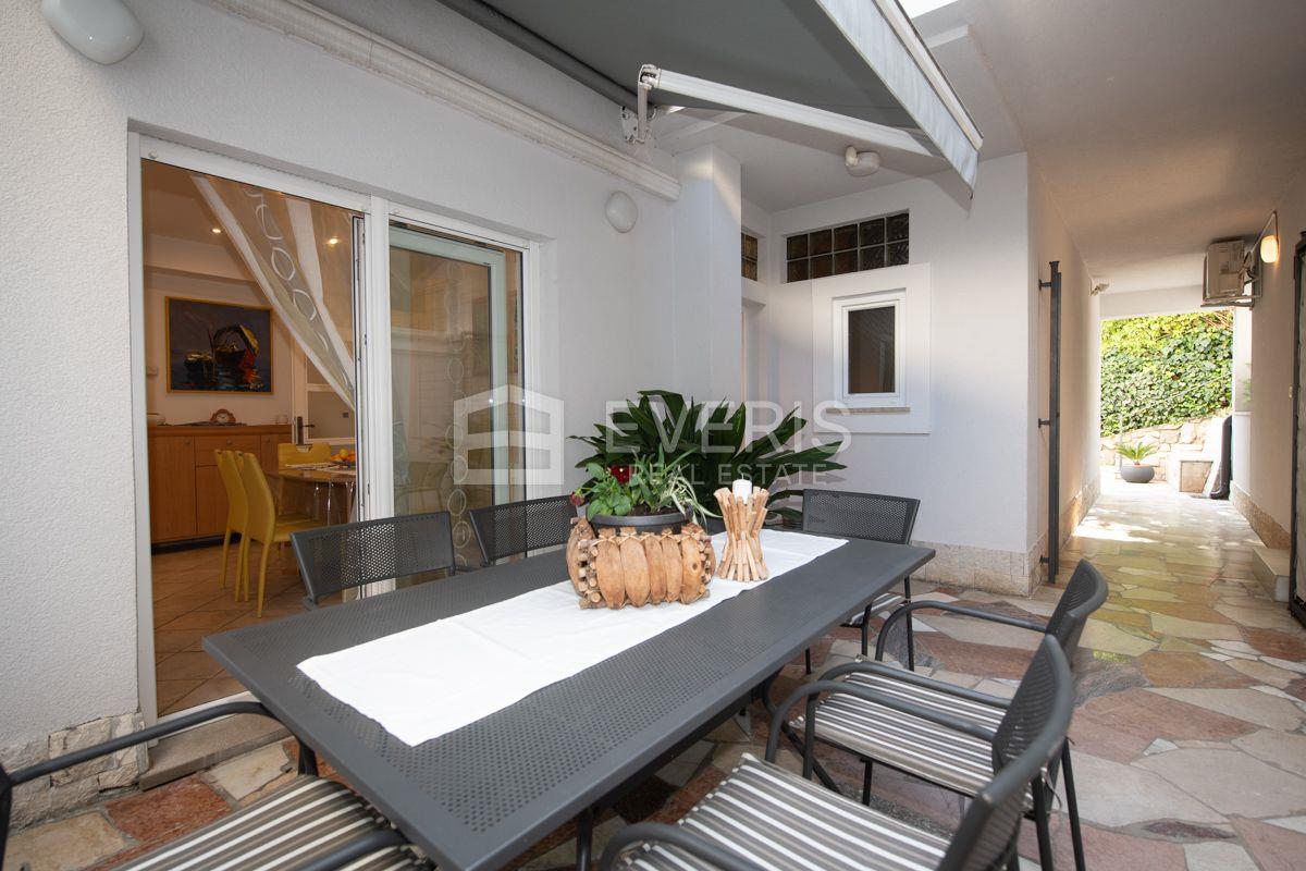Opatija, apartment with terrace and sea view