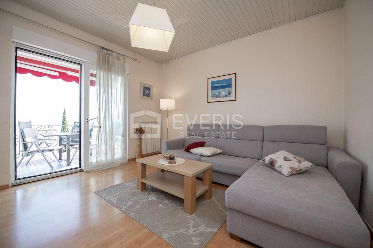 Opatija, apartment with terrace and sea view