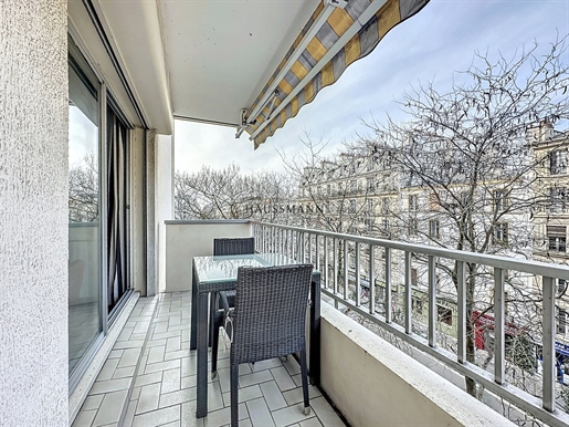 Apartment Paris 19th century