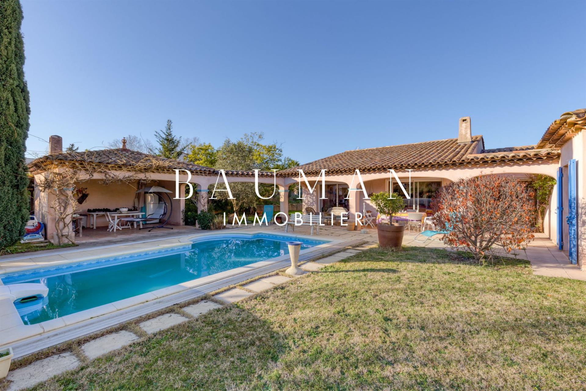 Le Muy - Sought-after area, Elegant Villa Nestled in a ?