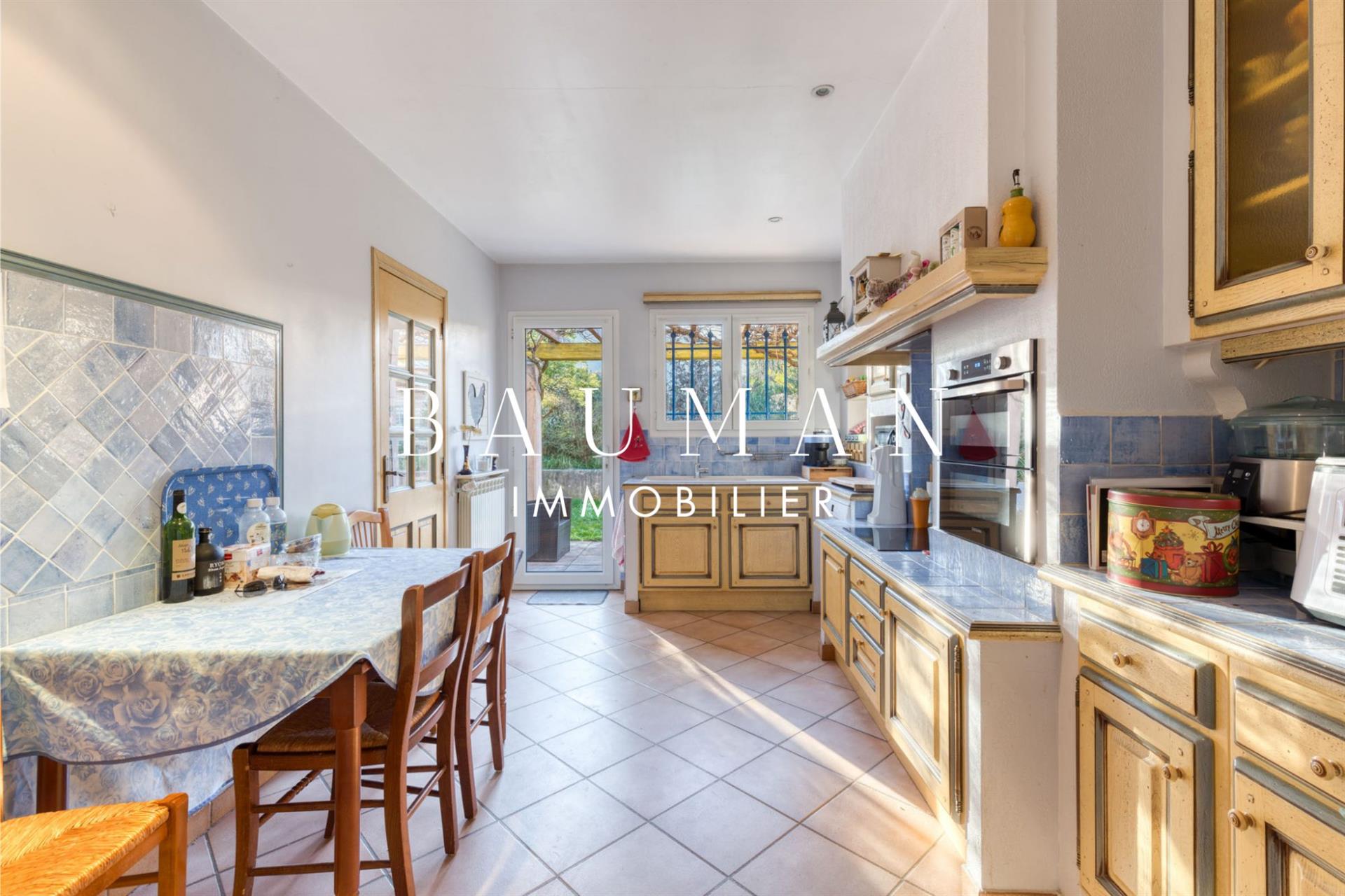 Le Muy - Sought-after area, Elegant Villa Nestled in a ?