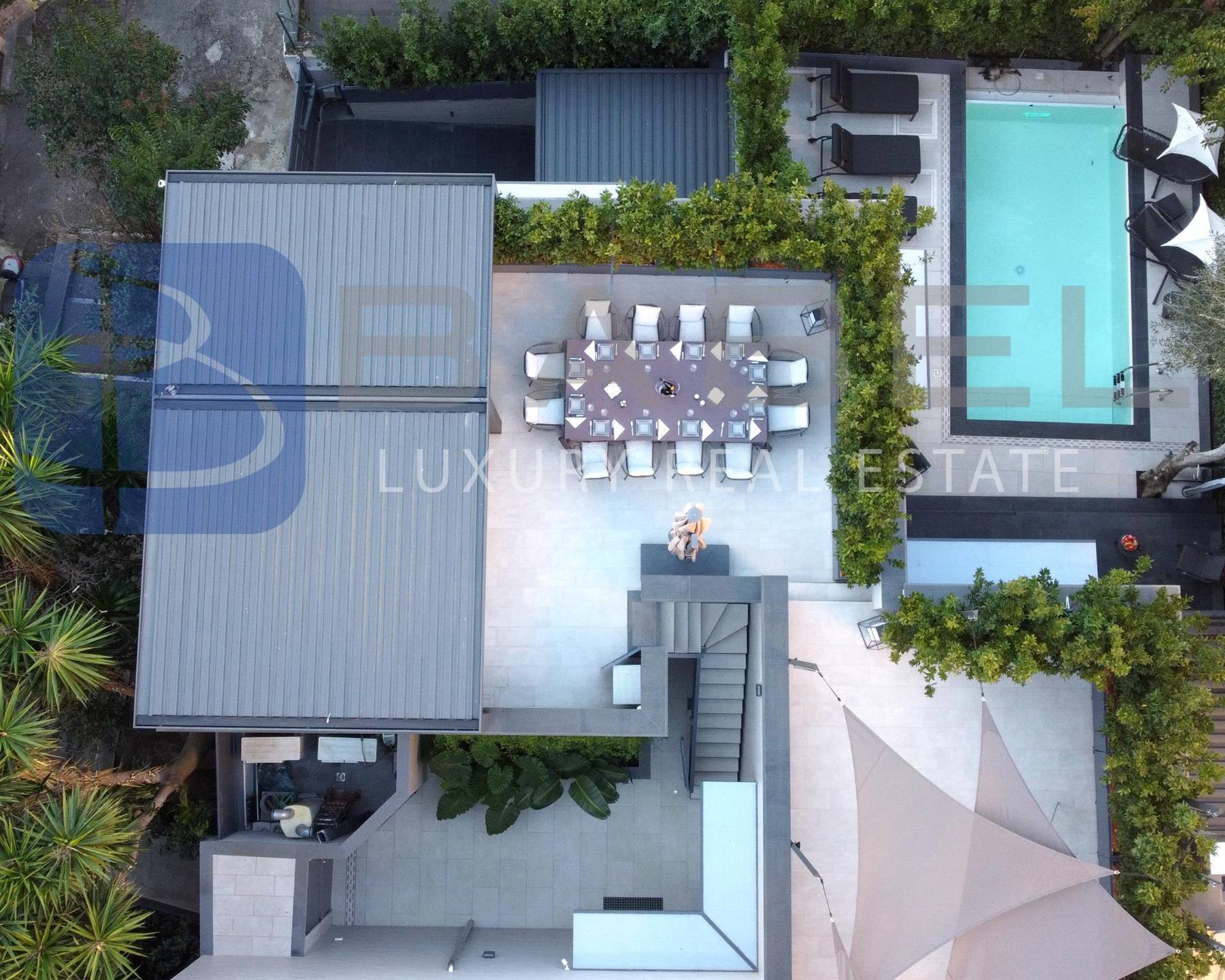 Purchase: House (00119)