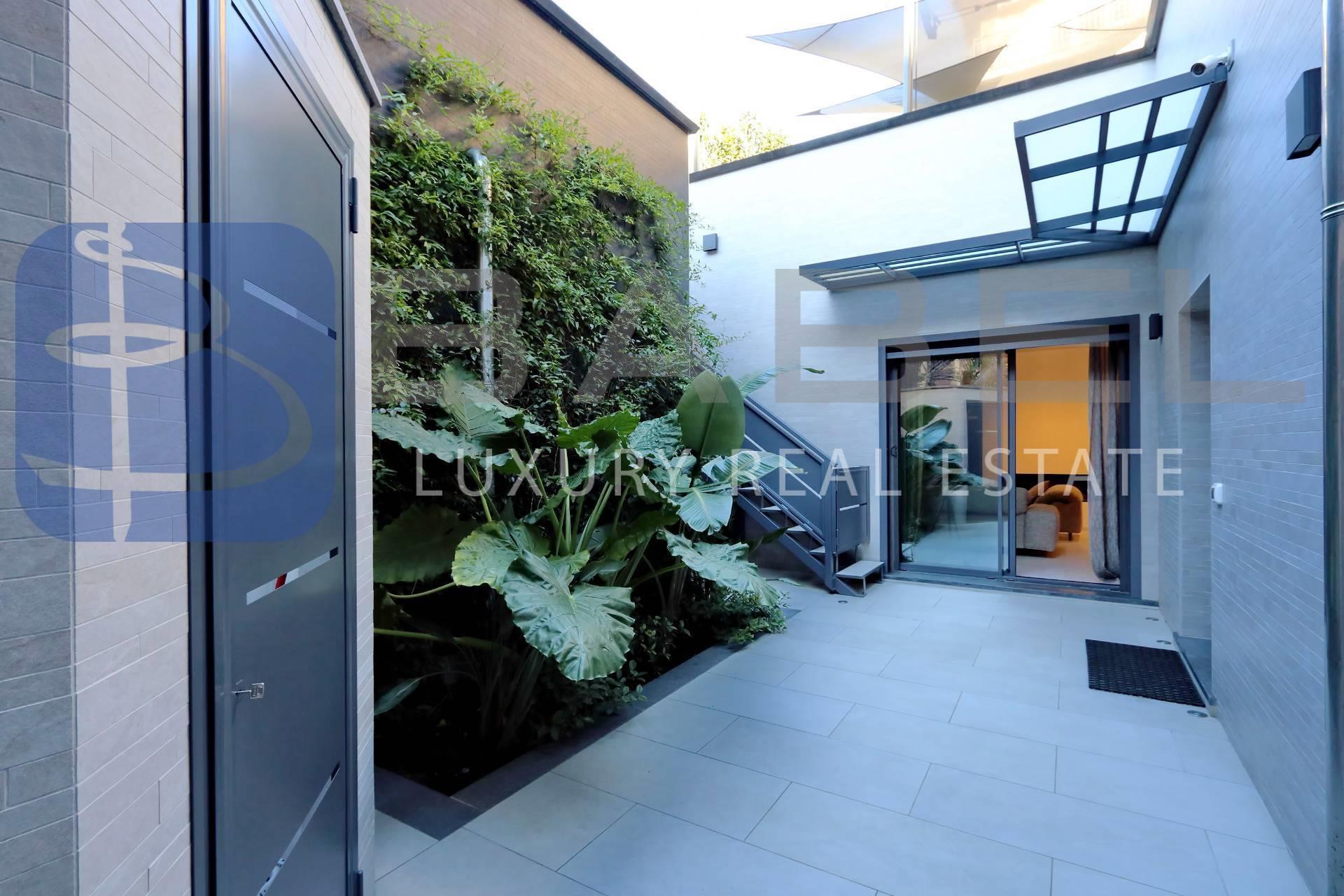 Purchase: House (00119)