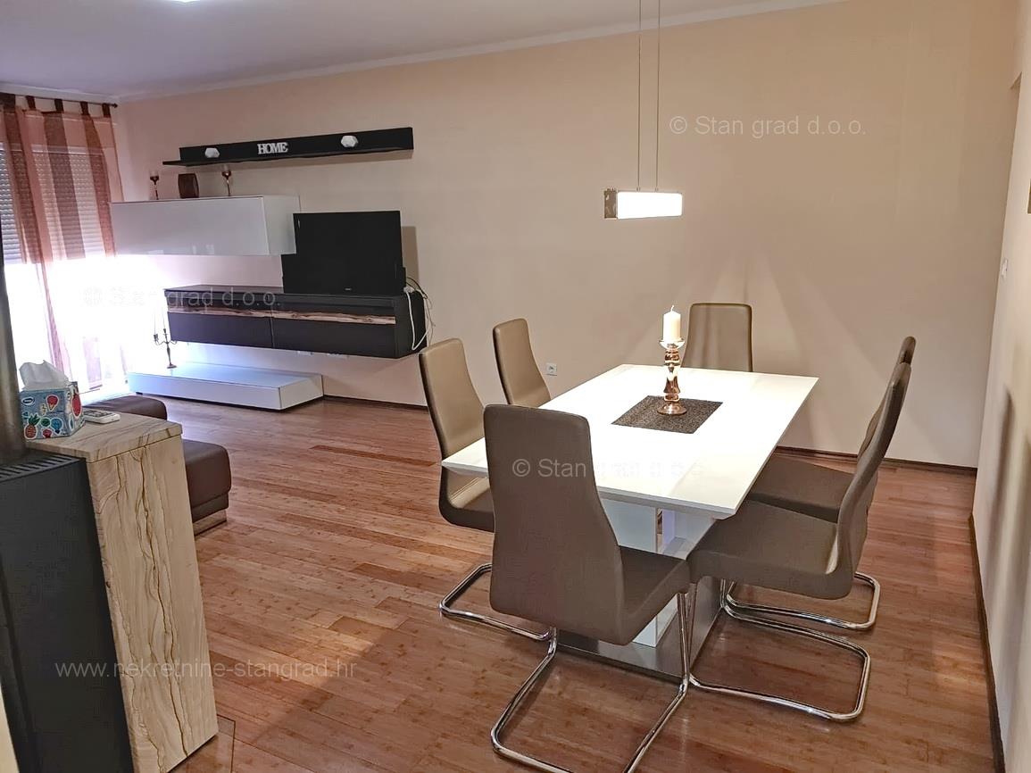 Crikvenica, spacious apartment with a view and a garage!