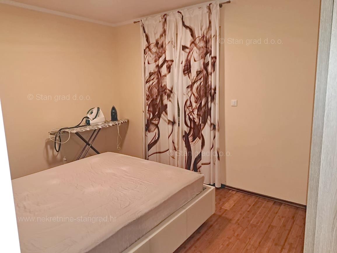 Crikvenica, spacious apartment with a view and a garage!