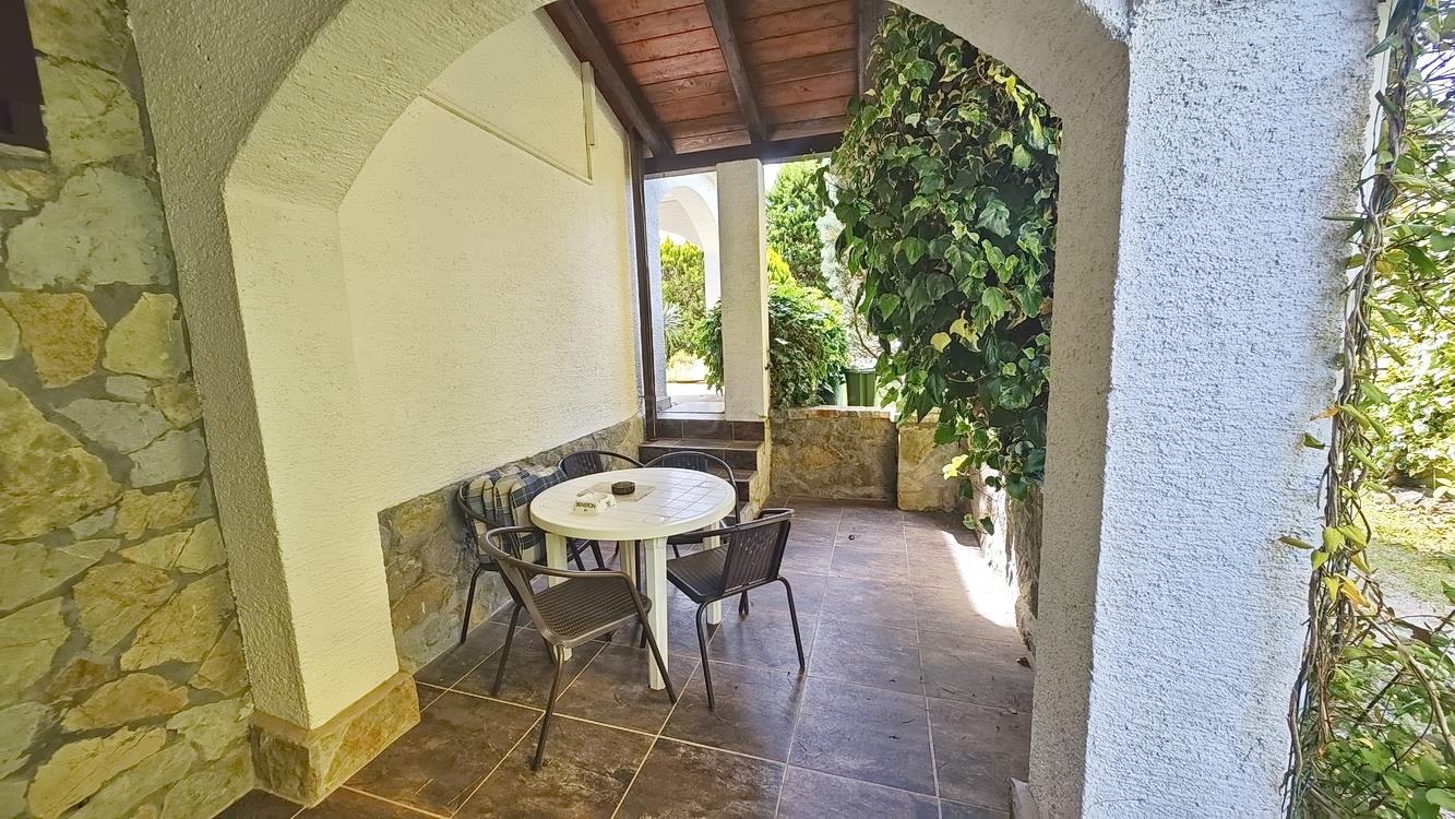 Krk area, house with five apartments in a quiet location!