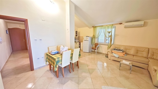 Soline Bay, furnished apartment on the 2nd floor near the sea!