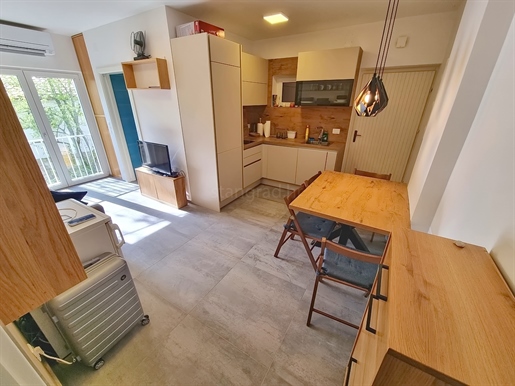 Njivice, two-bedroom apartment near the sea!