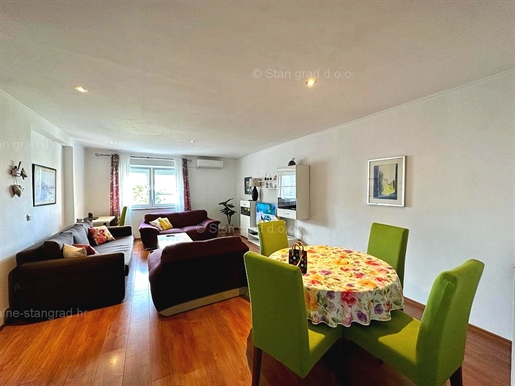 Njivice, modern two-room apartment near the sea!