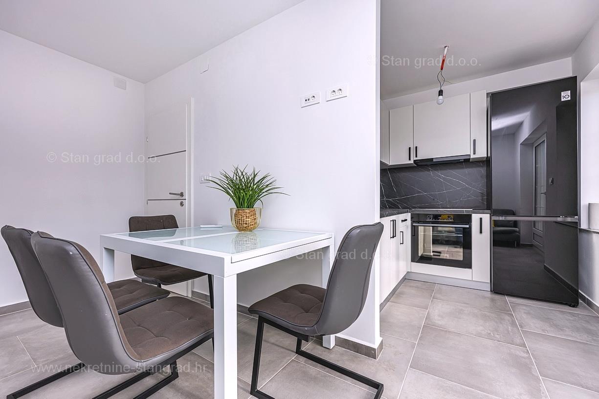 Crikvenica, apartment on the 2nd floor with a sea view, for sale!