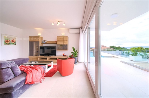 Krk area, apartment on the ground floor with a garden!