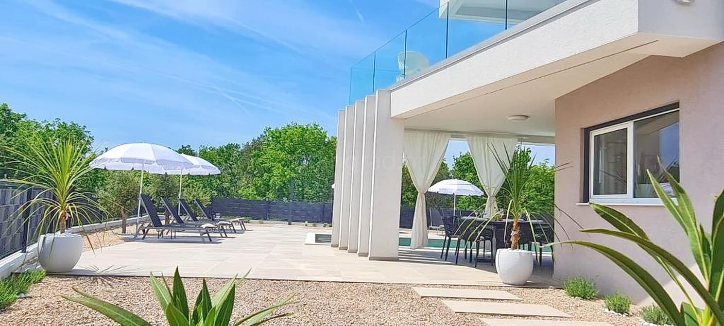 Vrbnik area, modern luxury house with swimming pool and garden!