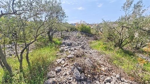 Vrbnik, building land with project and building permit!