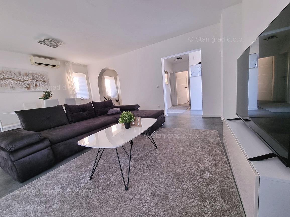 Krk area, fully equipped two-room apartment on the 1st floor!