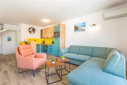 Malinska, modern semi-detached villa with pool and sea view!