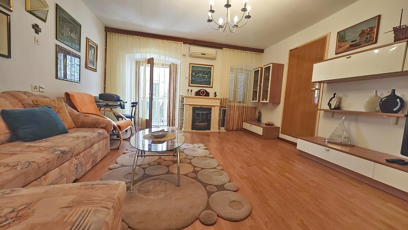 Omišalj, terraced house with garden and parking!