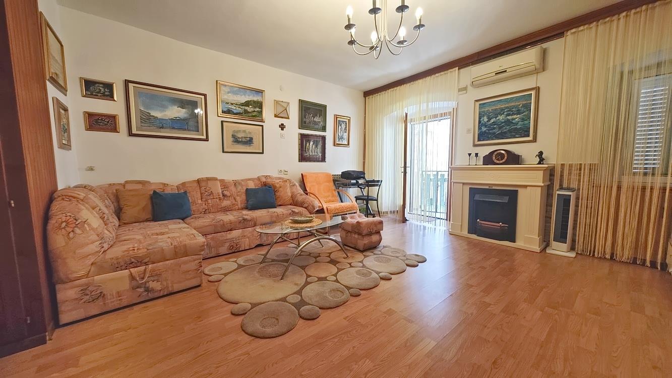 Omišalj, terraced house with garden and parking!