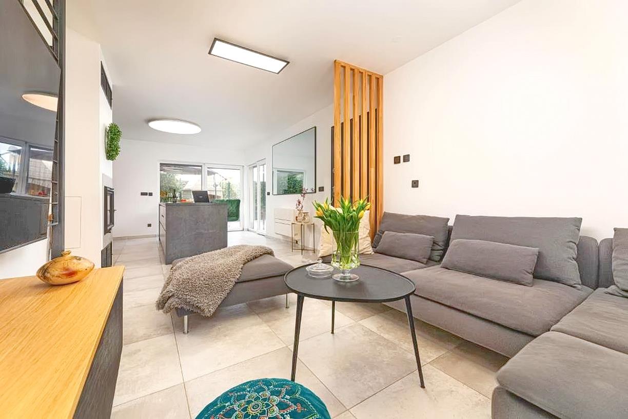 Malinska, beautiful three-story apartment with a garden and a view!