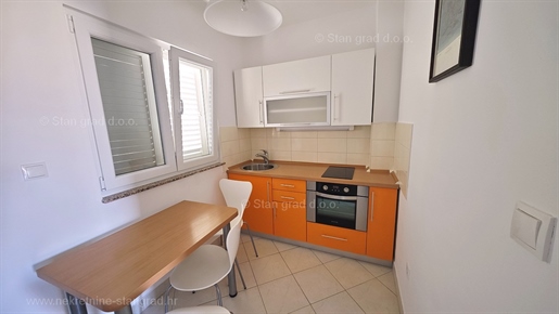 Šilo, apartment on the 1st floor of the house, 80 m from the sea!