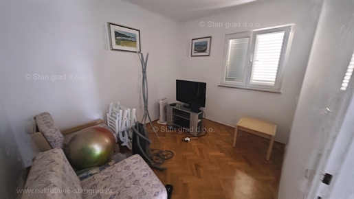 Šilo, apartment on the 1st floor of the house, 80 m from the sea!